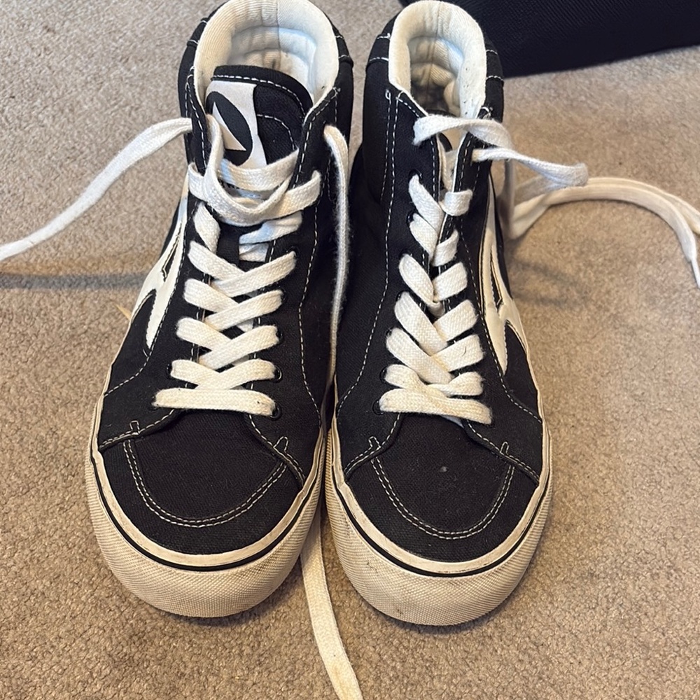 Airwalk Black and White Women's Sneakers